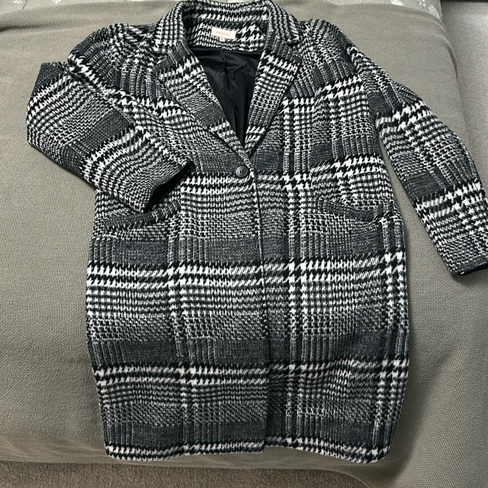 Skies Are Blue - Black/Grey/White coat Size M